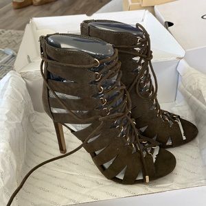 Brand new ALDO Sorenza heels. Size 6